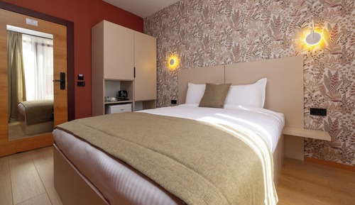 Deluxe Double Room, City View