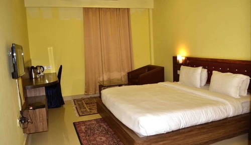 Business Room, City View