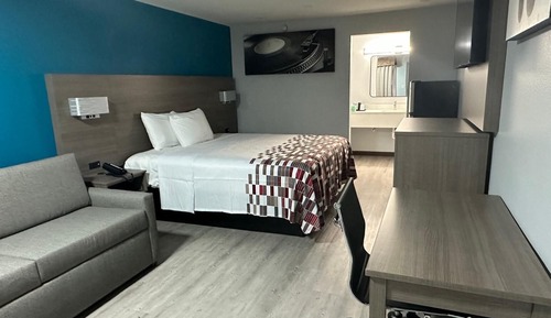 Single Room, Accessible Bathtub