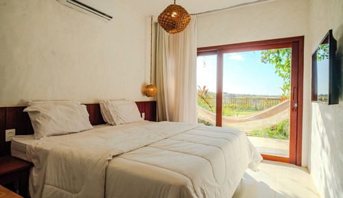 Deluxe Suite, Partial Sea View