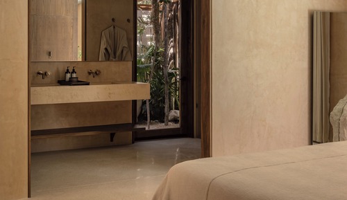 Deluxe Suite, Balcony