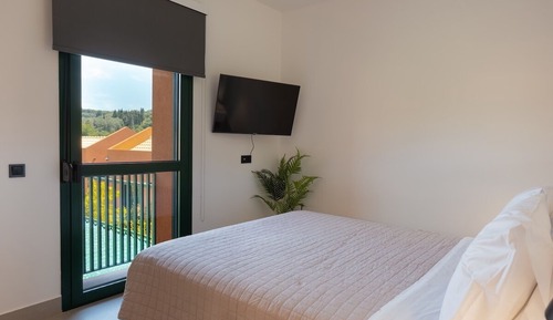 Superior Studio Suite, Pool View