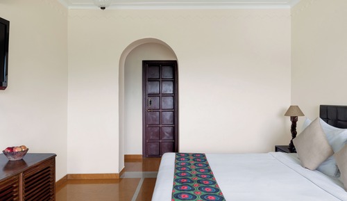 Grand Room, Lake View