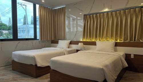 Deluxe Twin Room, City View