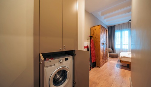 Deluxe Studio