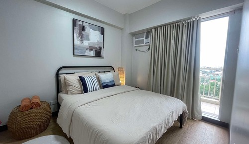 Condo, 2 Bedrooms, Balcony, Partial Sea View