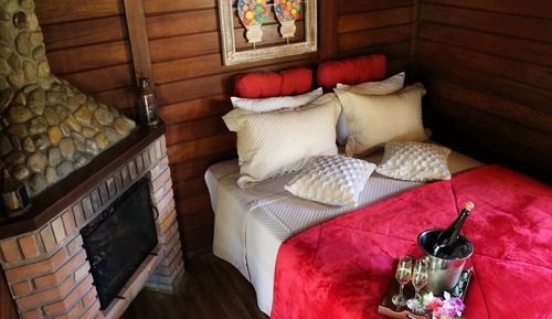 Standard Chalet, 1 Queen Bed, Pets Allowed, Garden View