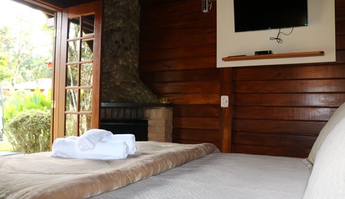Standard Chalet, 1 Queen Bed, Pets Allowed, Garden View