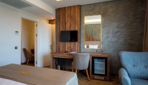 Family Room, 2 Bedrooms, City View