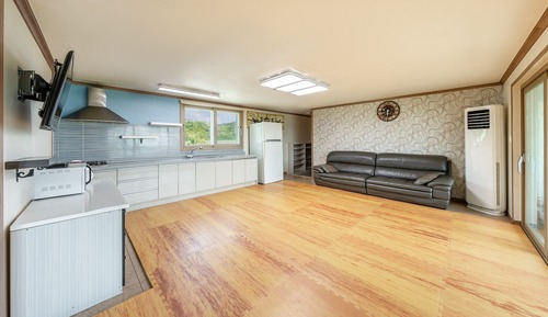 Basic Room, 2 Bedrooms (Feb Room 202(BBQ))