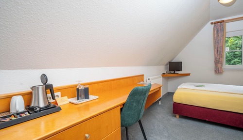 Single Room, 1 Large Twin Bed, Non Smoking