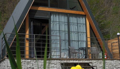 Family Cottage, River View