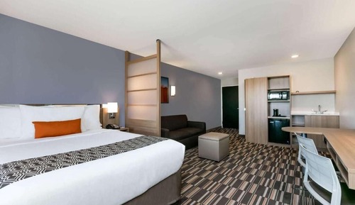 Studio Suite, 1 Queen Bed with Sofa bed, Non Smoking, Ensuite