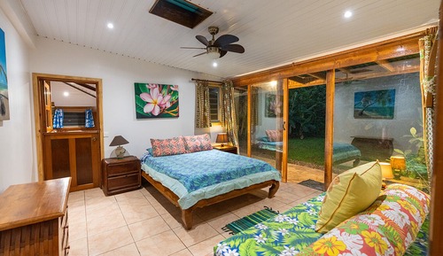 Comfort Room, Mountain View