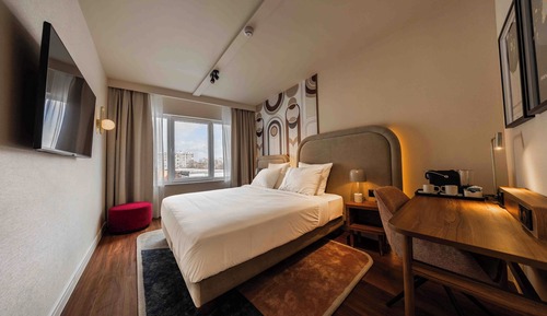 Junior Suite, City View