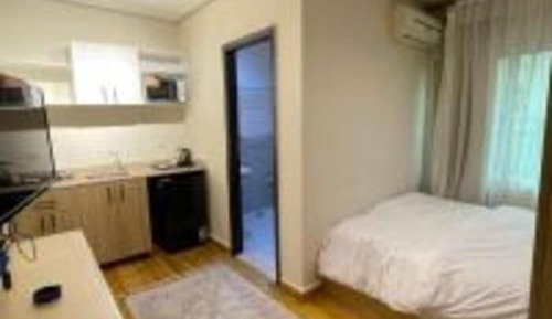 Economy Studio, Garden View