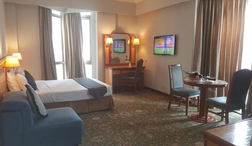 Deluxe Suite