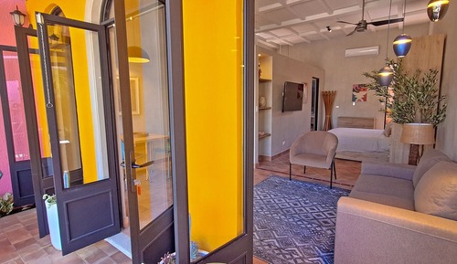 Classic Studio Suite, Pool View