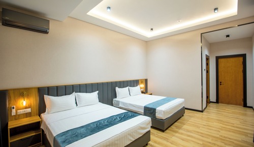 Luxury Suite, City View