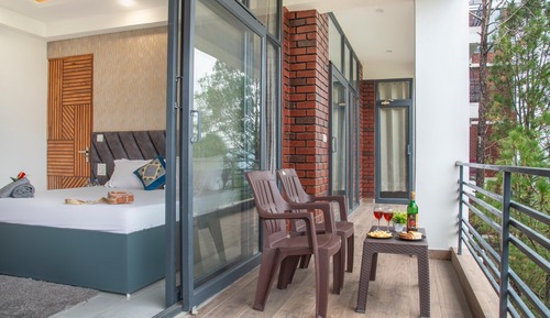 Premium Apartment, 3 Bedrooms, Balcony, Mountain View