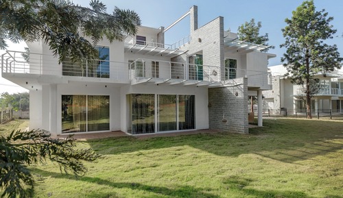 Villa (4 Bedrooms)