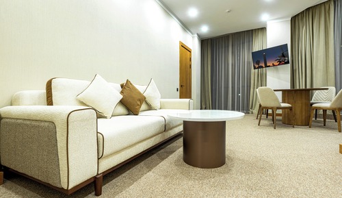 Executive Suite, Lanai, City View