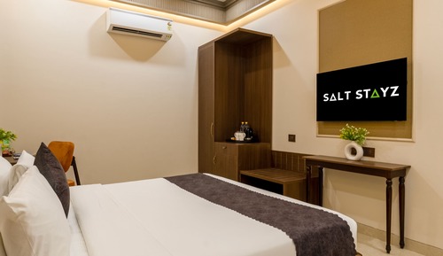 Deluxe Room with Bathtub