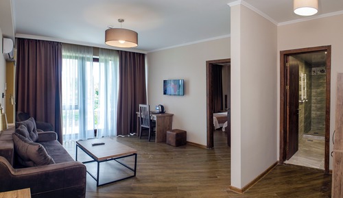 Basic Double or Twin Room, Balcony, Garden View