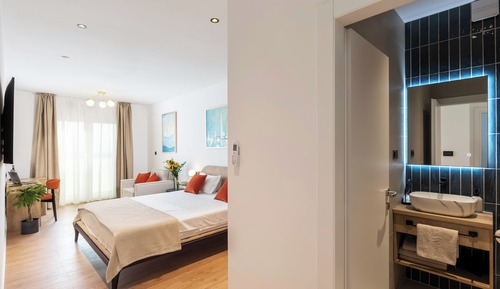 Deluxe Double Room, Partial Sea View