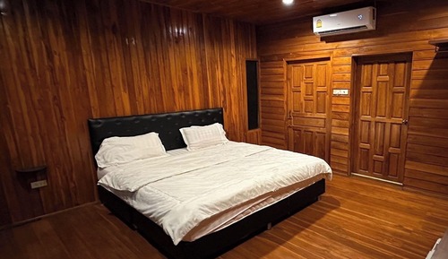 Wooden Villa Double bed