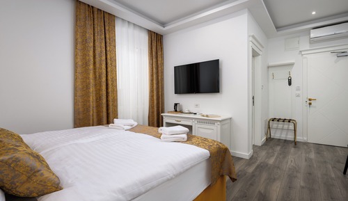 Superior Double Room, Courtyard View