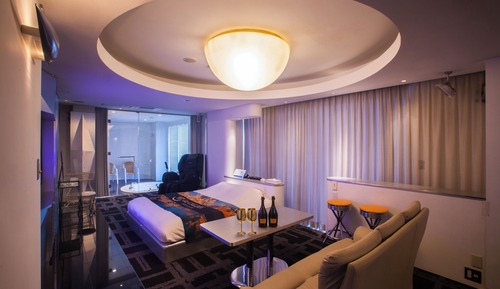 Royal Single Room, Smoking