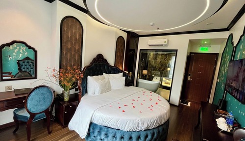 Luxury Suite, Balcony, City View