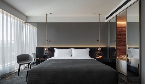 Deluxe King Room