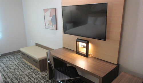 Standard Room, 1 King Bed, Accessible, Kitchenette