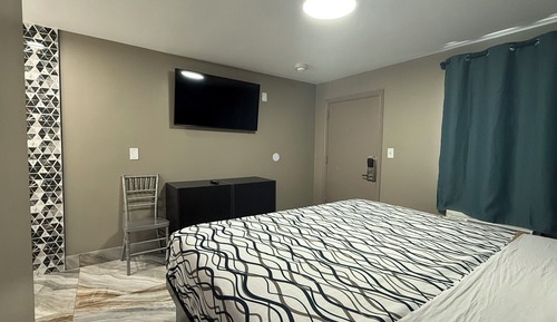 Deluxe Room, 1 King Bed, Non Smoking