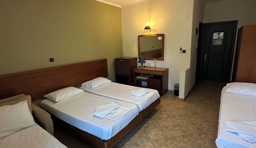 Basic Twin Room, Balcony, Mountain View