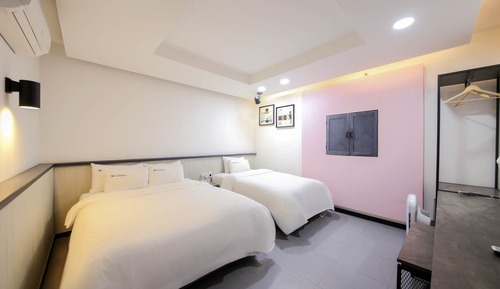 Basic Twin Room
