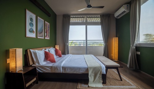 Panoramic Suite, 1 King Bed with Sofa bed, Balcony, Hill View