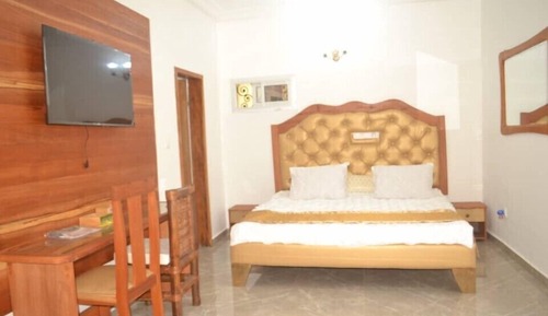 Royal Suite, Courtyard View