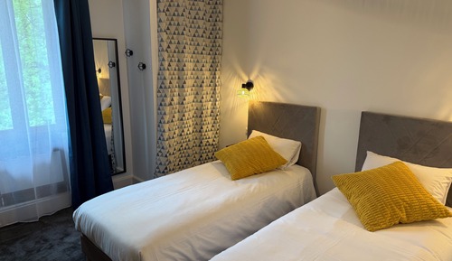 Superior Twin Room, 2 Twin Beds, Park View
