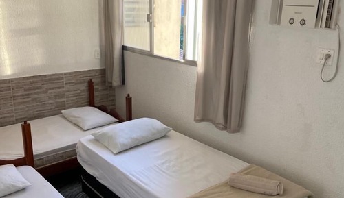 Comfort Single Room, 3 Twin Beds, Housekeeping