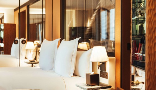 Deluxe King Room with Terrace