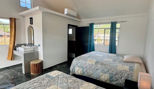 Comfort Room, Mountain View