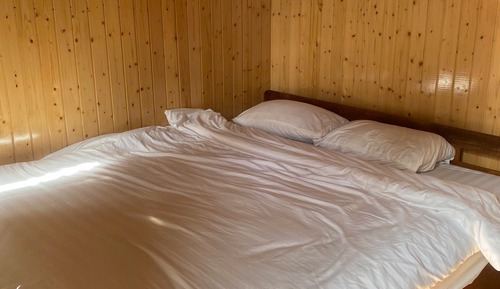 Design House, 1 King Bed, Private Bathroom, Hill View