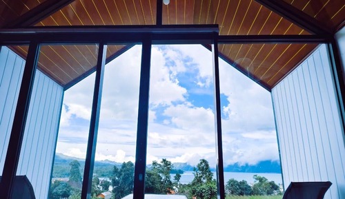 Deluxe Cabin, Lake View