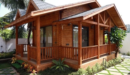 Pool View Cottage with Balcony