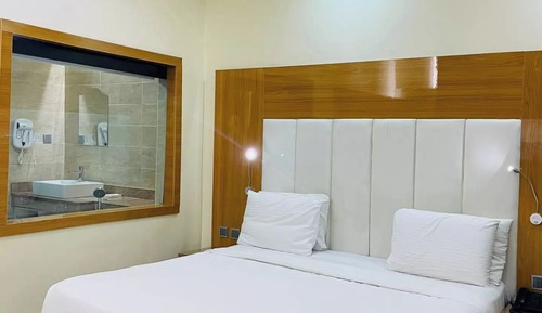 Deluxe Room, Balcony, City View
