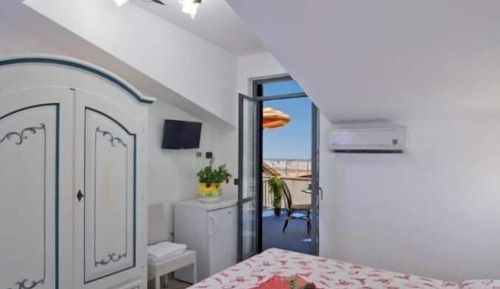 Classic Townhome, Partial Sea View