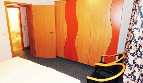 Comfort Studio, Hill View